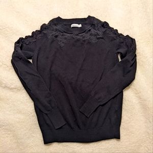 Shoulder cut out sweater